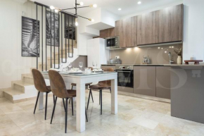 Lovely duplex with private parking near city center by REMS